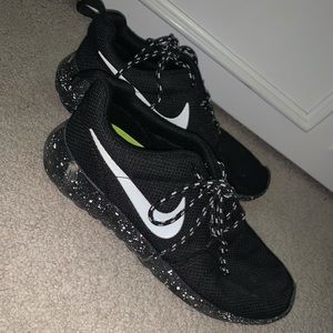 Speckled Nike Roshes